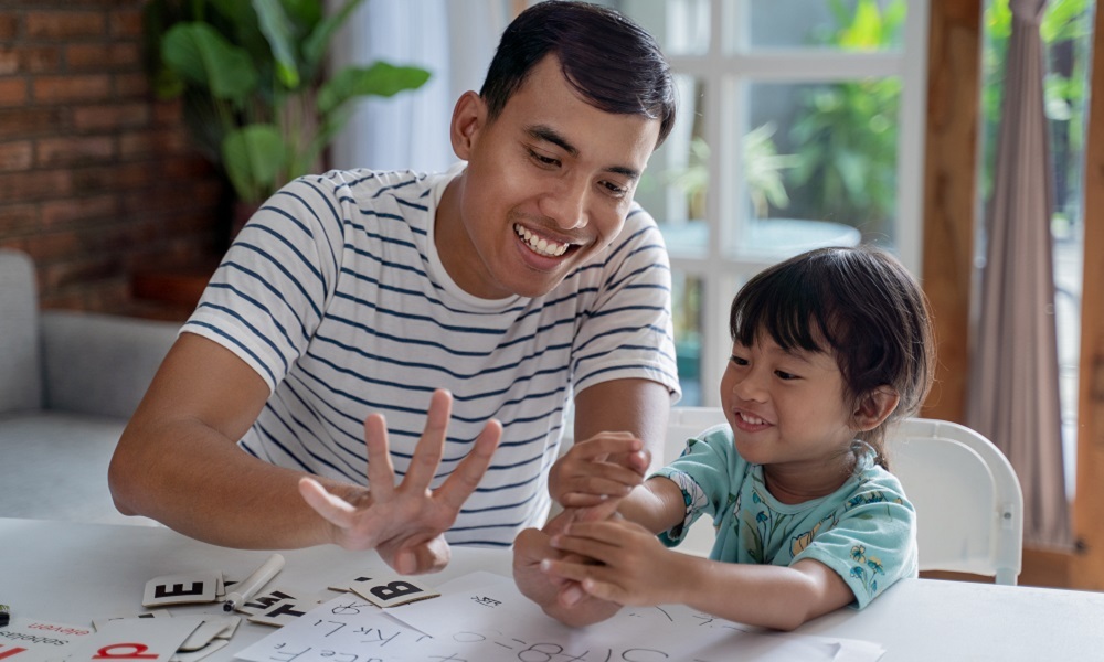 Preschool parents’ confidence in fostering reading and maths skills